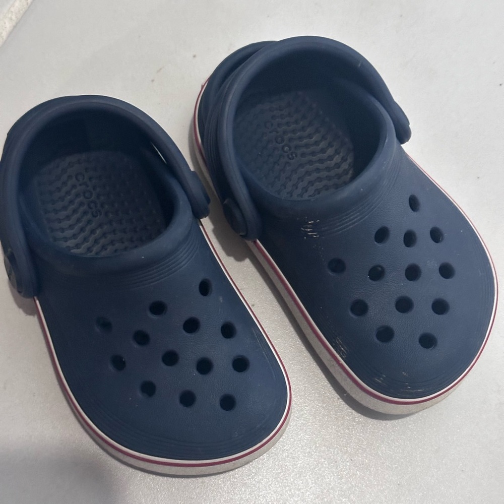 Toddler crocs